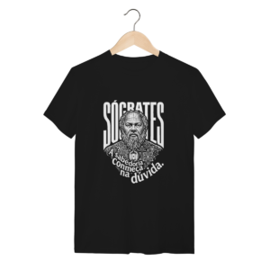 Camiseta Sócrates Linocut Sabedoria Na Dúvida | Silk & Luck